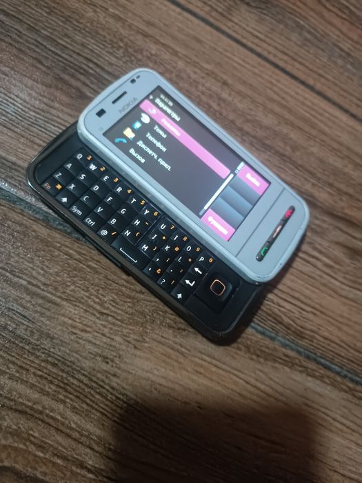 Nokia C6-00. Retro original!