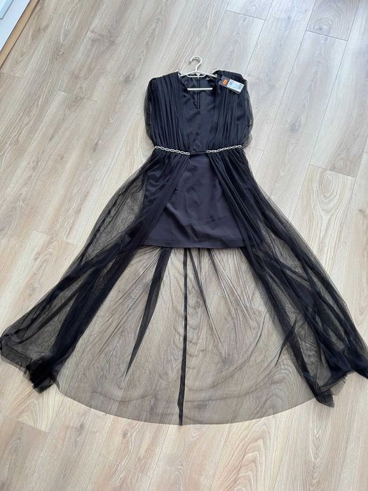 Vand rochie neagra noua cu eticheta