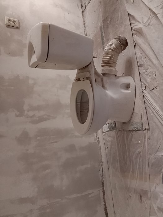 Продам унитаз в сборе