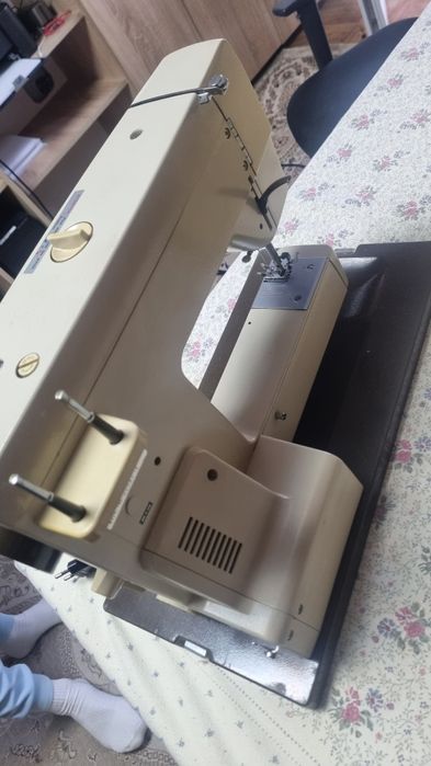 Masina de cusut  Riccar