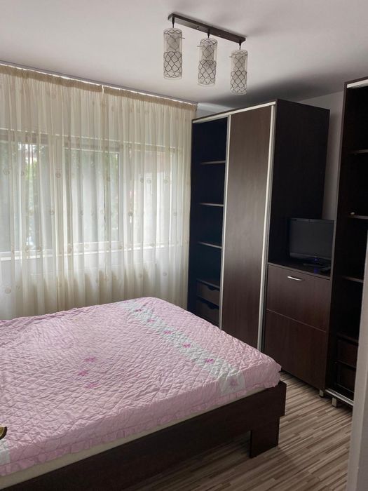 Apartamen de vanzare 2 camere..etaj 1..zona nasaudului.. 80000 de euro