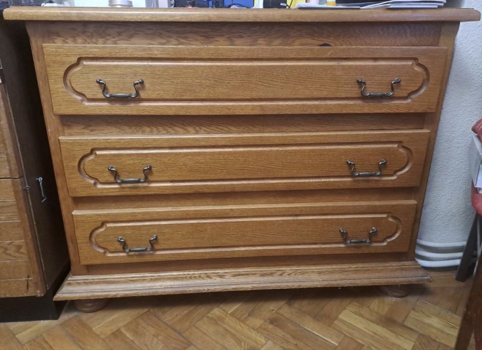 2 Sifoniere + 3 comode + cuier din lemn masiv toate + oglinda inramata