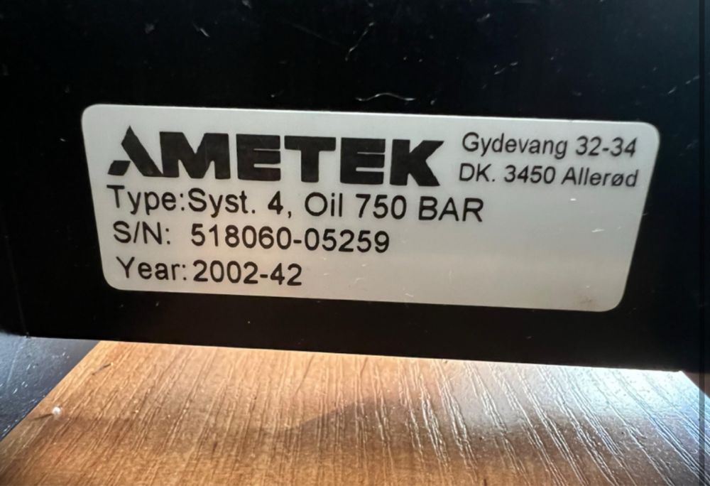 Калибратор давления до 700 бар