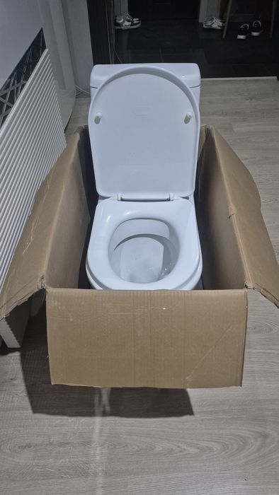 Унитаз в сборе с бочном