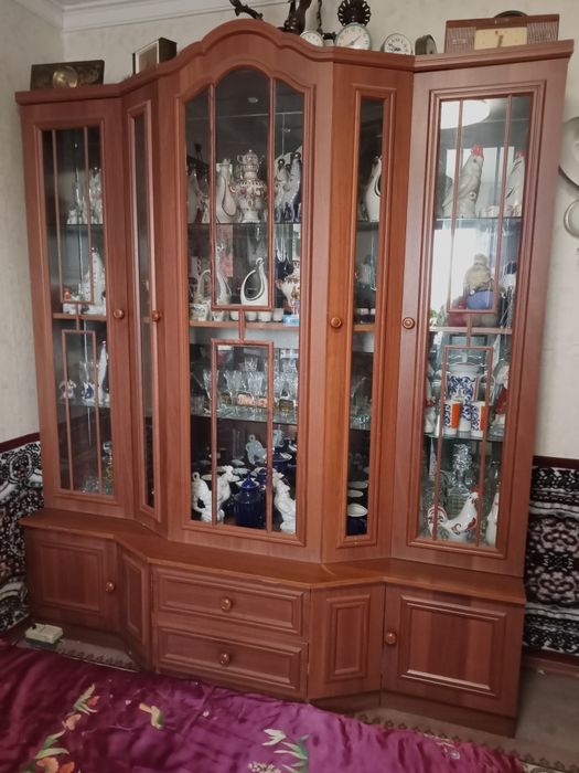 Сервант(стенка)румынская.Срочно.