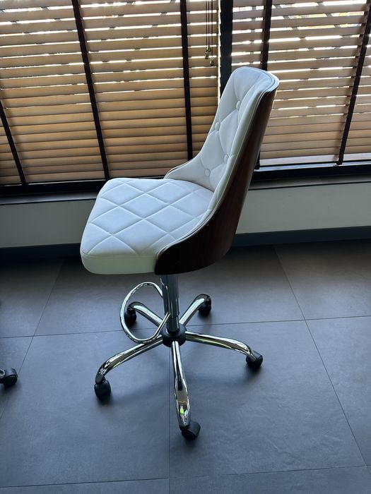 Бар стол на колелца Boston с 24 м гаранция и доставка до офис