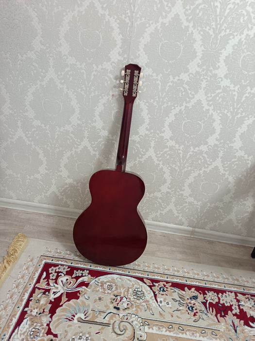 Гитара акустика нормально состояние новый