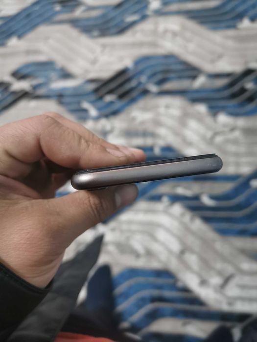 Apple iPhone 8  64GB