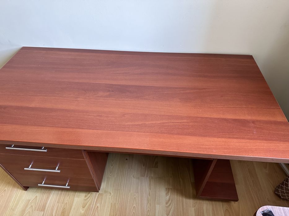 Письменный стол