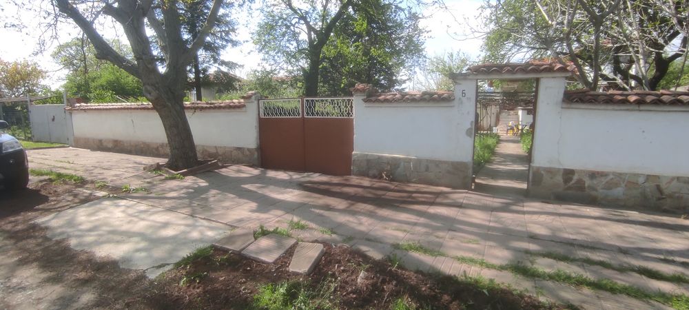 Продава се Къща в с. Асеновец, Област Сливен - 2200 кв.м за 26 €/кв.м - Снимка #1