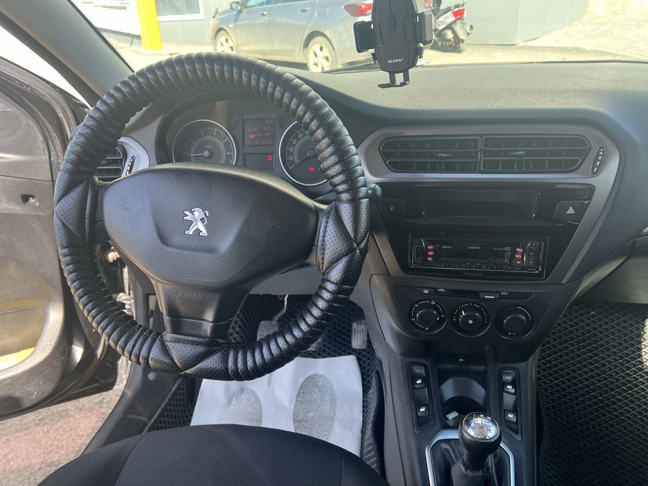 В продаже пежо 301