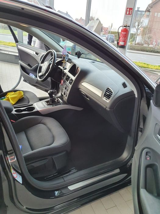 Audi A4 Limuzina