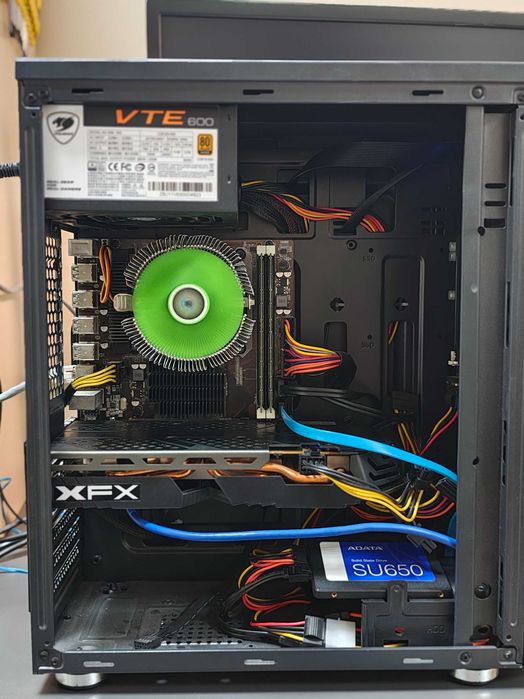 Работна станция / Server