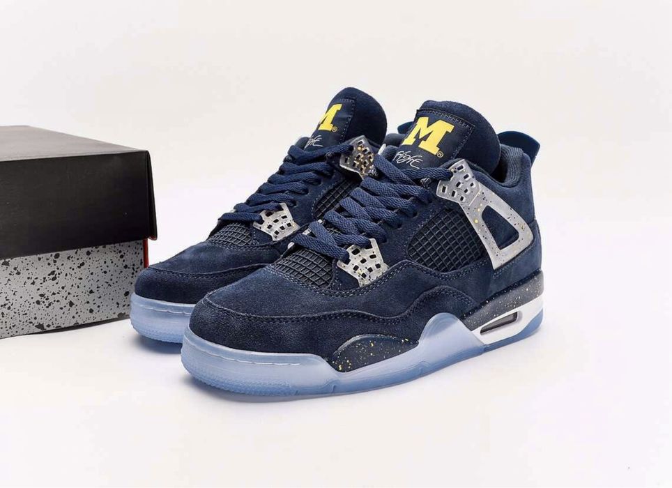 Кроссовки новые в коробке