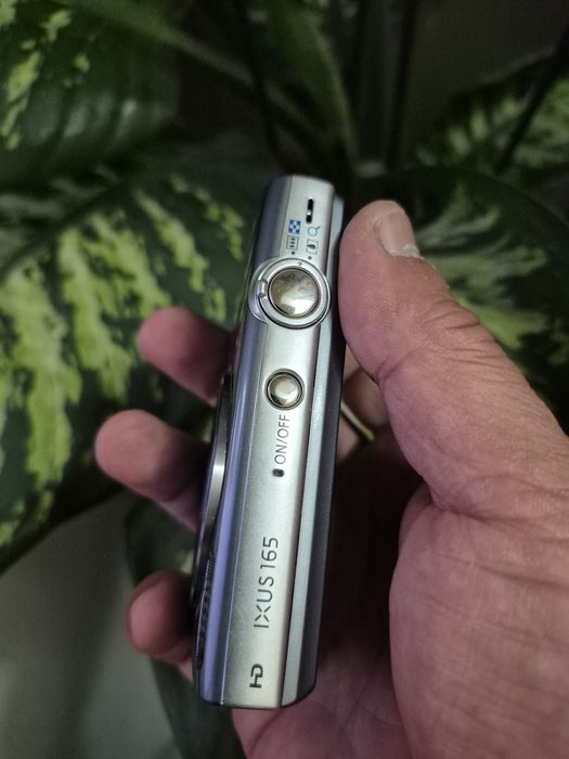 Compact digital Canon Ixus 165