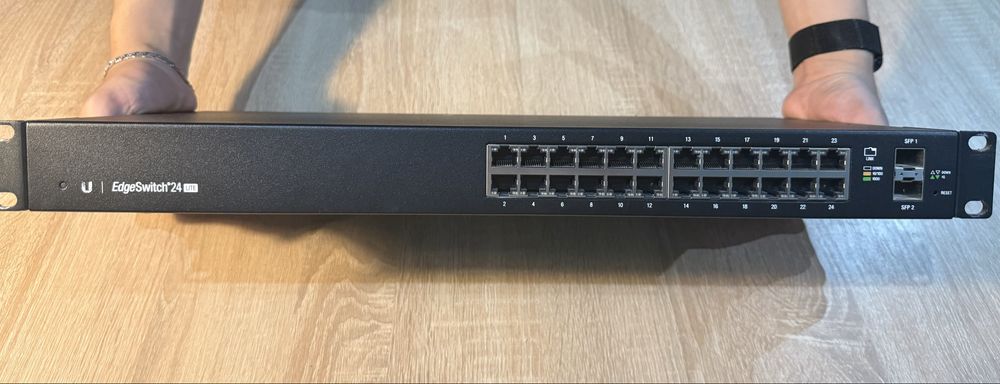 Комутатор Ubiquiti EdgeSwitch 24 Lite (ES-24-Lite)