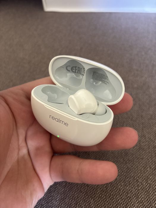 Наушники Realme buds