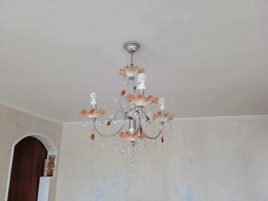 Продам люстры срочно!