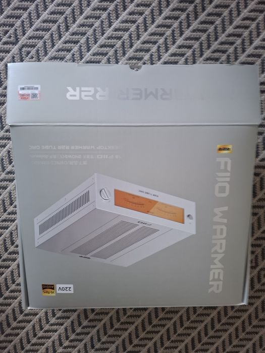 Продавам лампов DAC Fiio Warmer R2R валидна гаранция