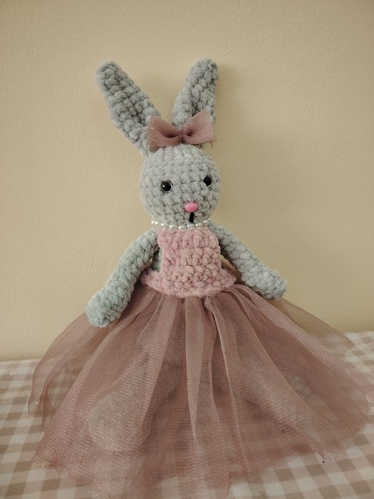 Ръчно плетени зайци (играчки)