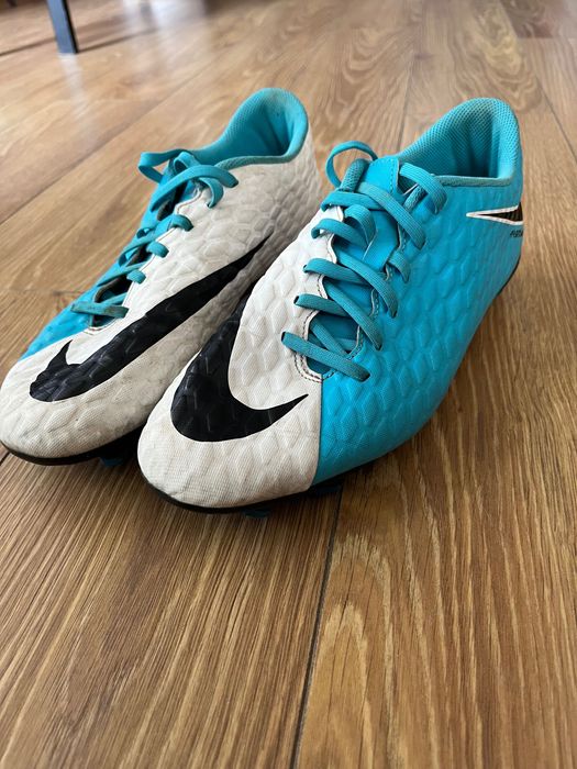 Оригинални бутонки на Nike