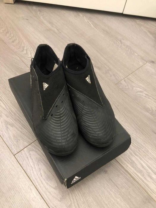 Продам футбольные бутсы