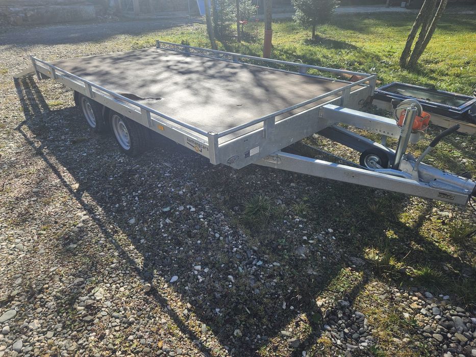 Vând platforma auto