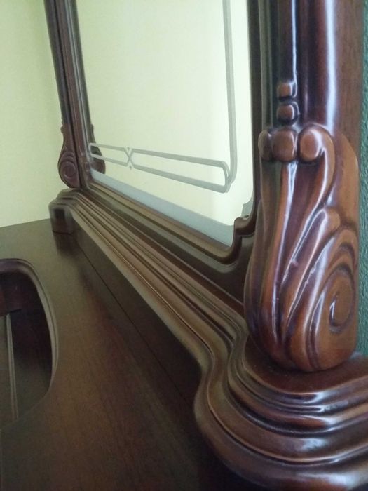 Masa de toaleta-oglinda si scaun