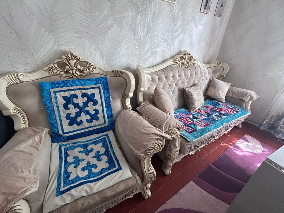 Диван для гостиной