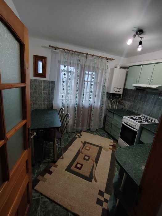 Închiriez ap. Cu 2 camere
