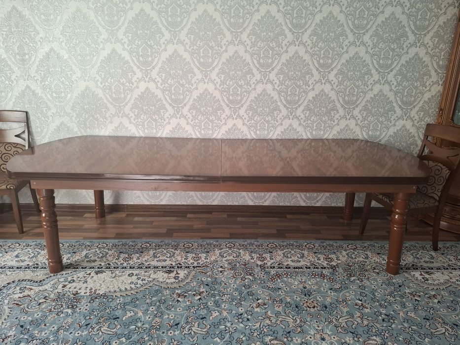 Срочно продам стол