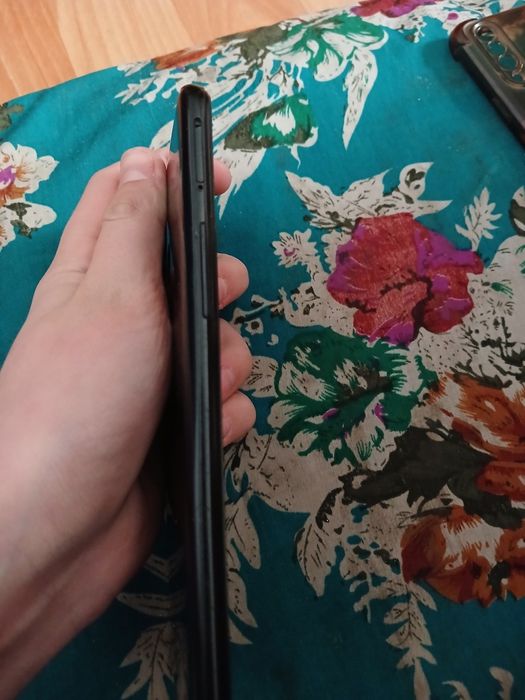 Продается Телефон Самсунг а20с