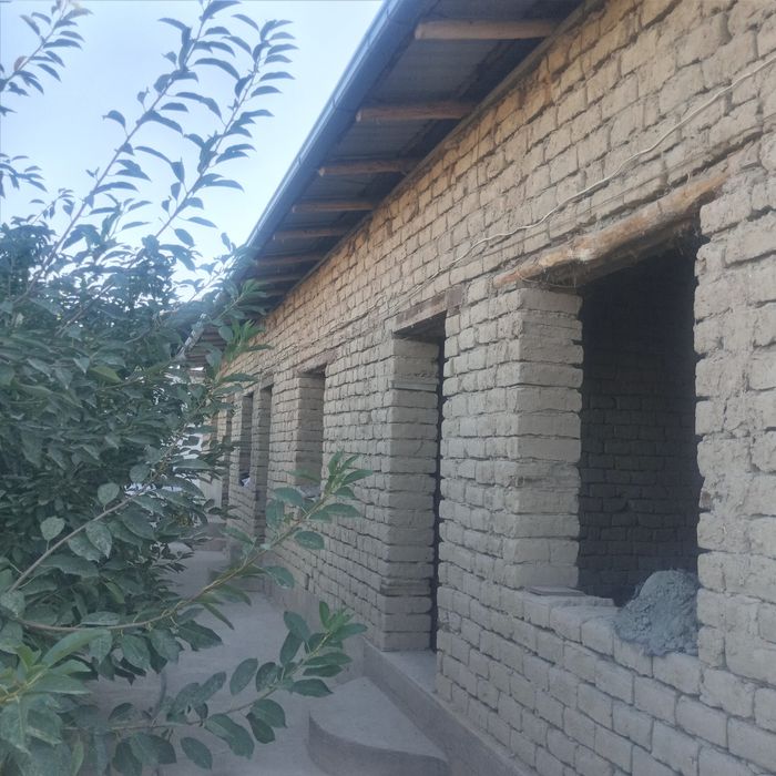 Uy Sotiladi Xovli Nurafshon