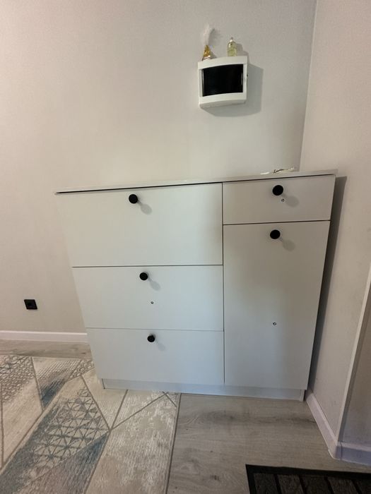 Продам шкаф в прихожую