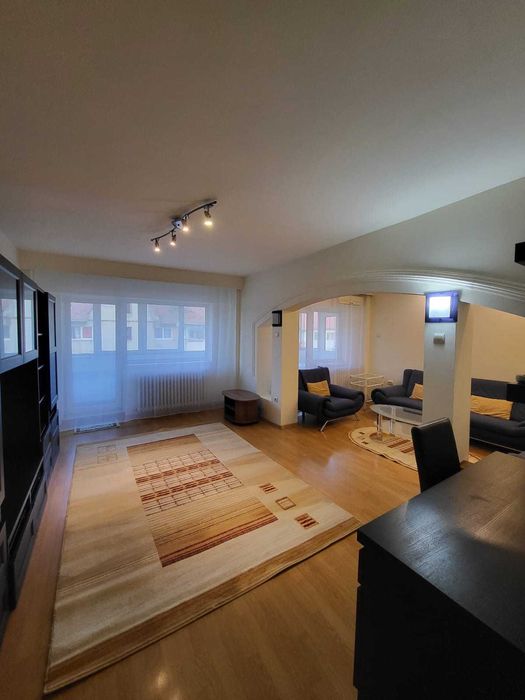 Ap 3 camere, 2 bai, decomandat, Sibiu, Str Uzinei, et 4