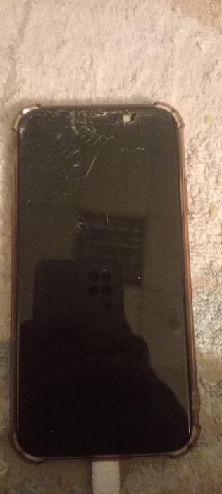 iPhone 11 продаётся нормальной состояние