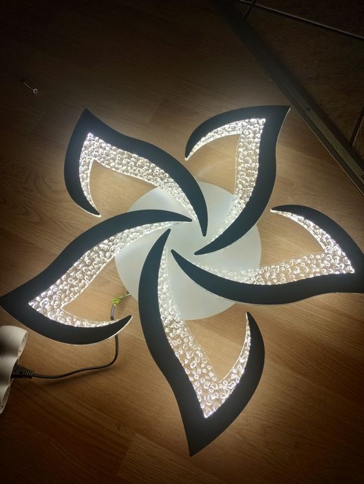 Lustra moderna led