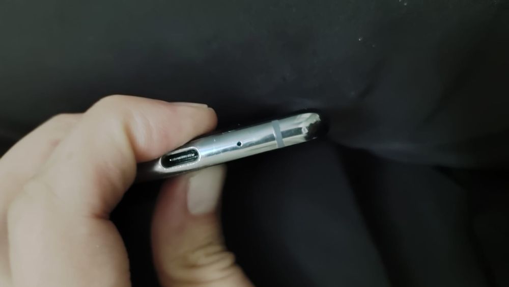 samsung s20 plus 8/128
Без царапин. отличная к