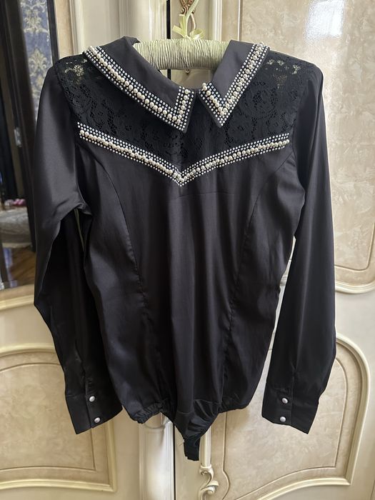 Платья б/у одеваные пару раз, в отличном состоянии.