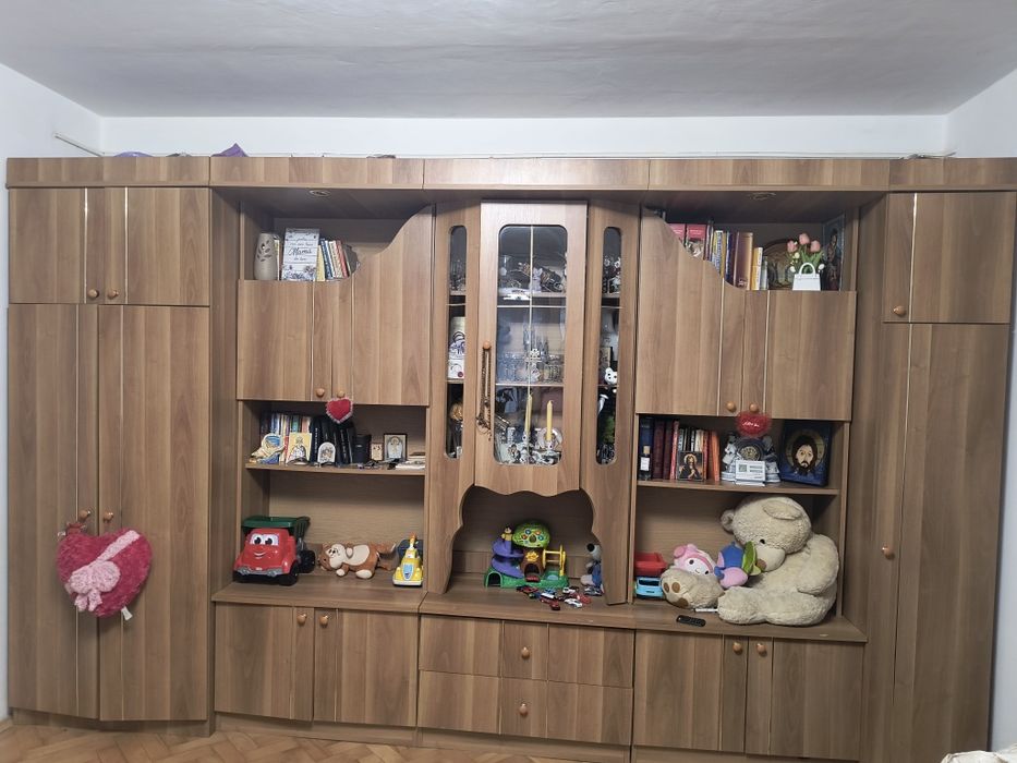 Biblioteca sufragerie