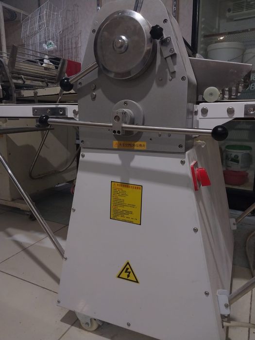 Тестораскаточная машина