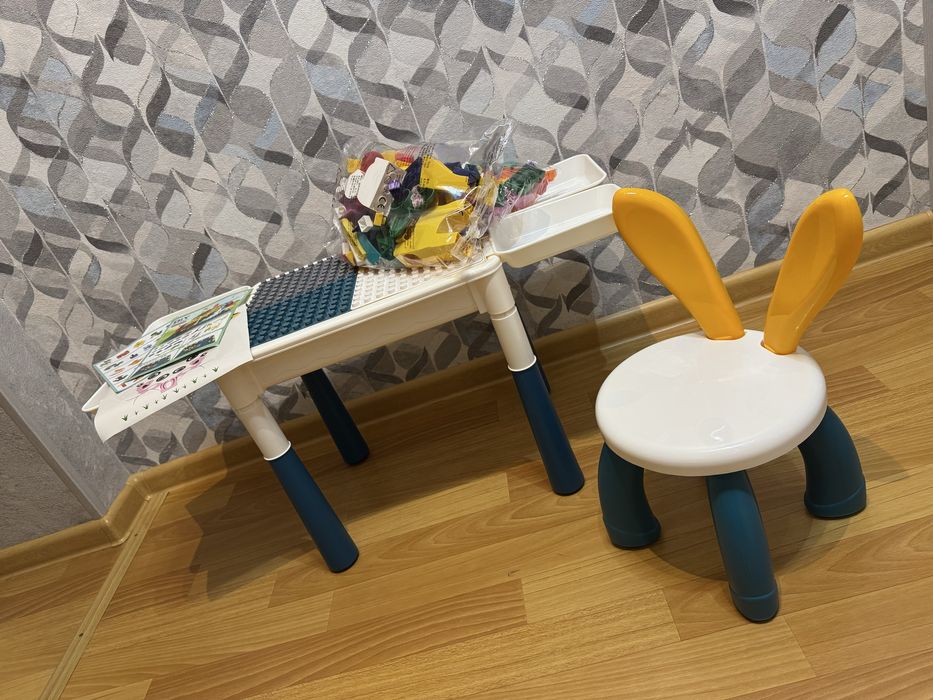 Лего стол, стульчик, конструктор