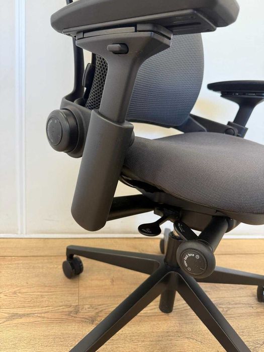Refurbished Steelcase Leap V2 3D Knit
