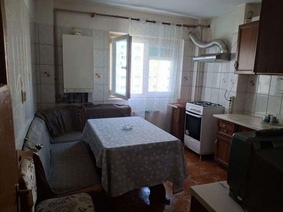 Vând apartament 2 camere zona Mărgeanului
