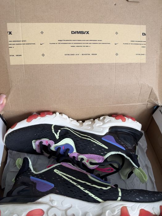 Продавам маратонки Nike React Vision