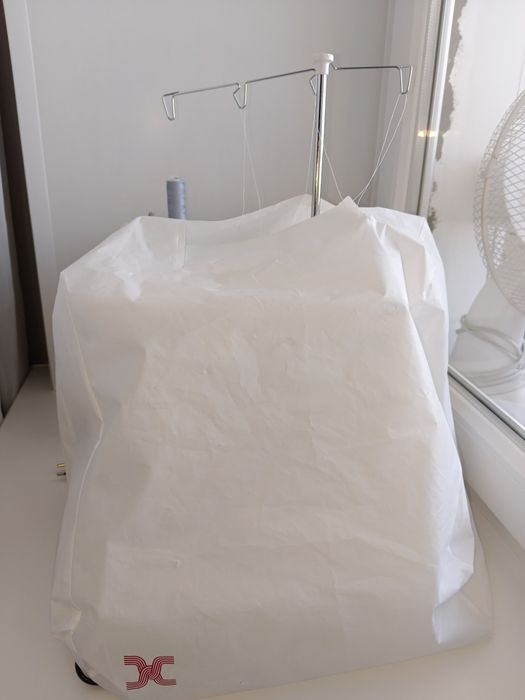 Оверлок швейный,в отличном состояние