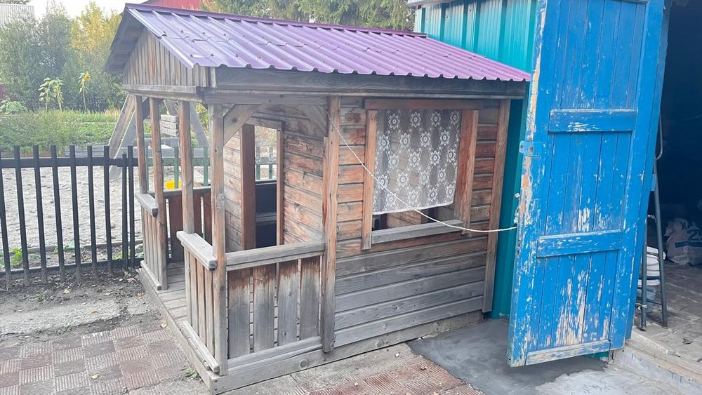 Продам детский деревянный домик