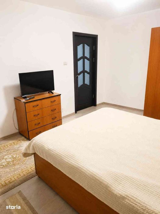 Inchiriez apartament 3 camere