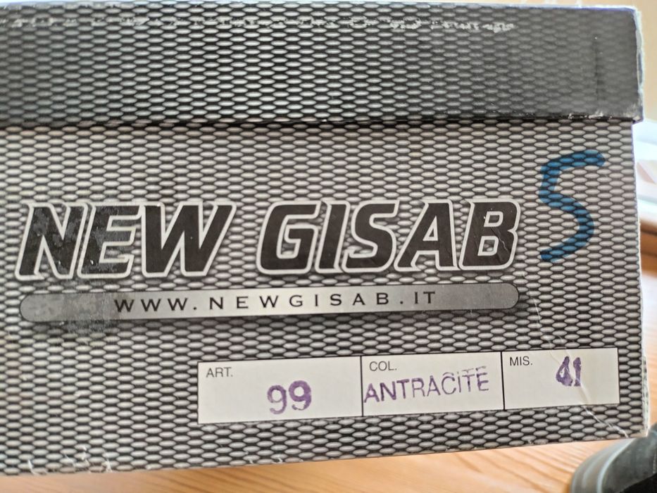 Ботинки замшевые фирменные