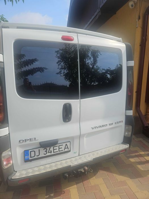 Opel vivaro2002 masina inpecabila ,motor 1.9  cel cu consum mic ,masina de plecat cu ia fara probleme  si eu ca persoana sunt pretențios